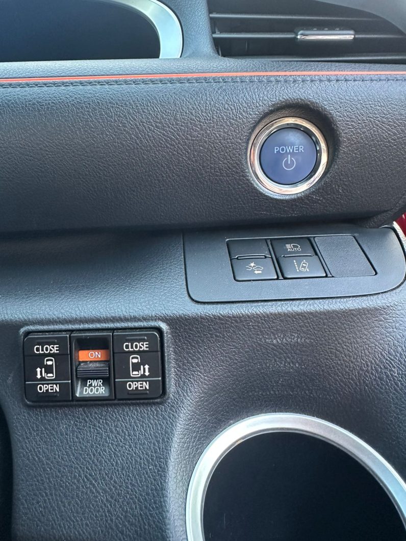 
								Toyota sienta full									