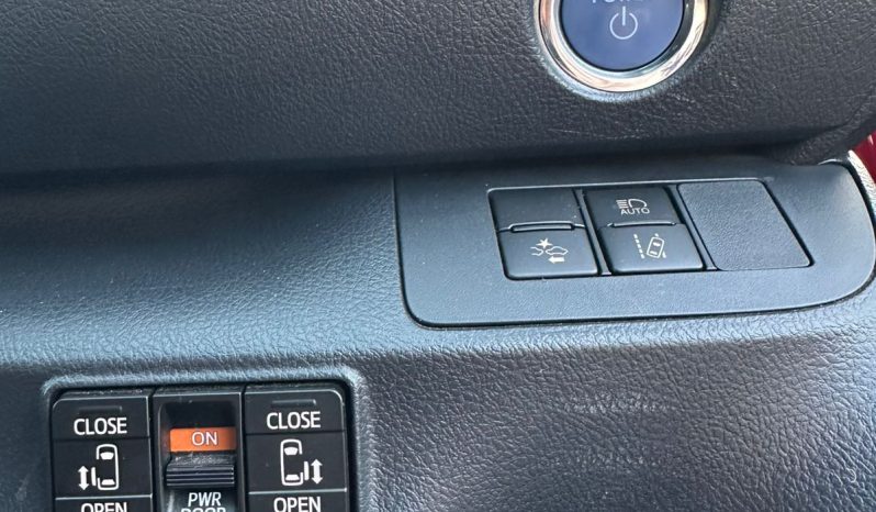 
								Toyota sienta full									