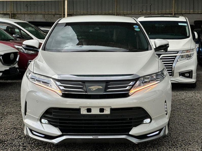 
								Toyota Harrier full									