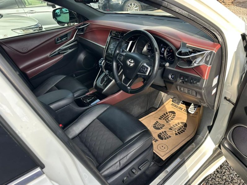 
								Toyota Harrier full									