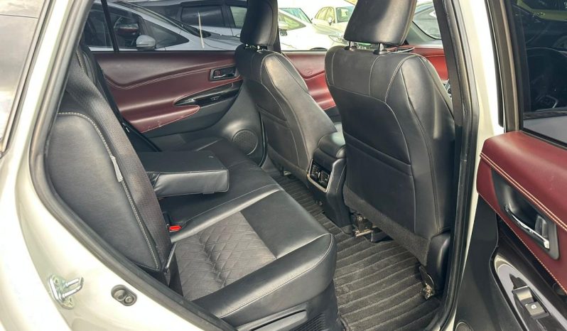 
								Toyota Harrier full									