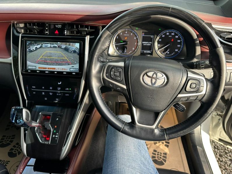
								Toyota Harrier full									