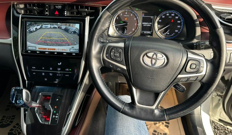 
								Toyota Harrier full									