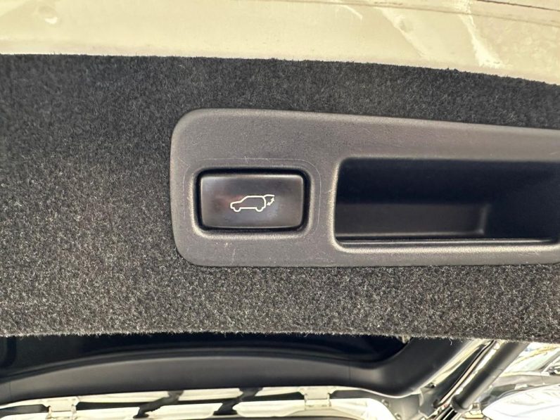 
								Toyota Harrier full									