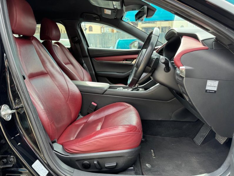 
								Mazda 3 full									