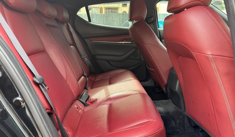 
								Mazda 3 full									