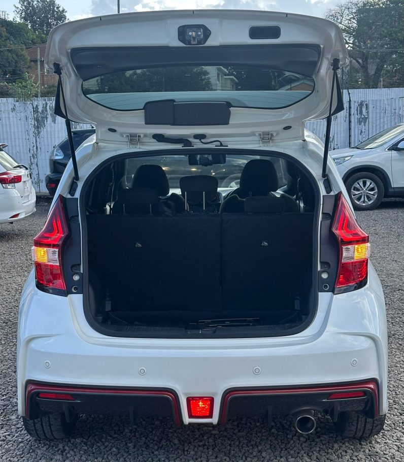 
								Nissan Note E-Power Nismo full									