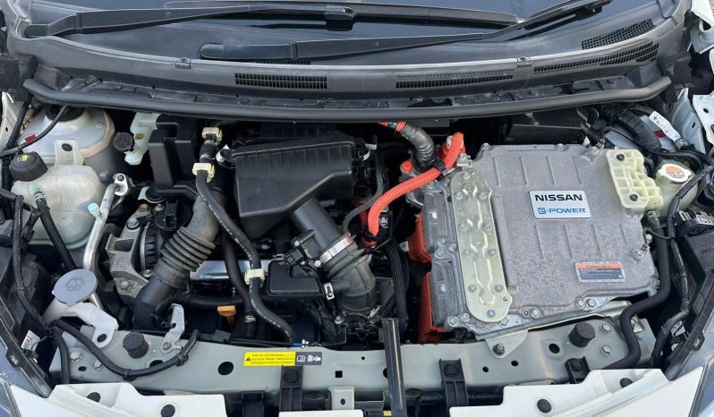 
								Nissan Note E-Power Nismo full									
