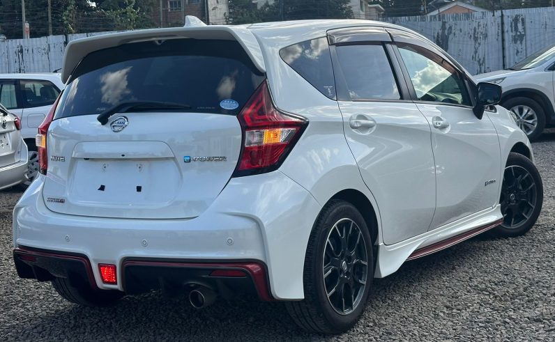 
								Nissan Note E-Power Nismo full									