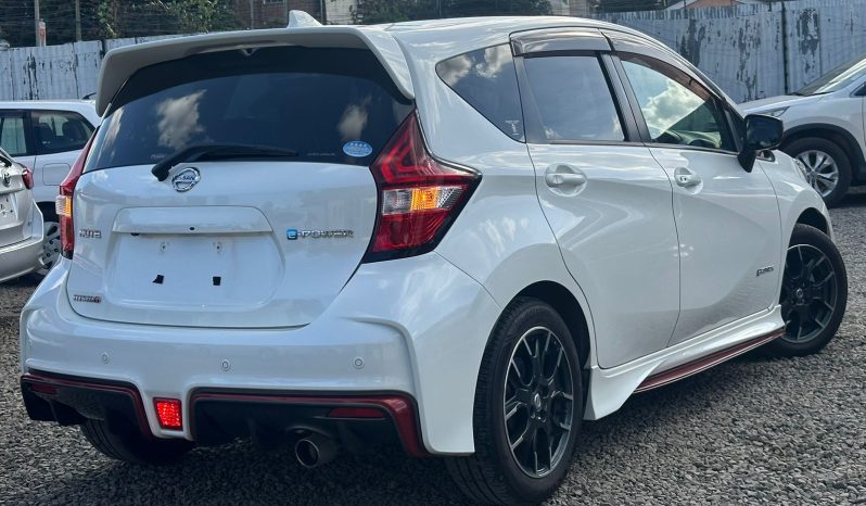 
								Nissan Note E-Power Nismo full									