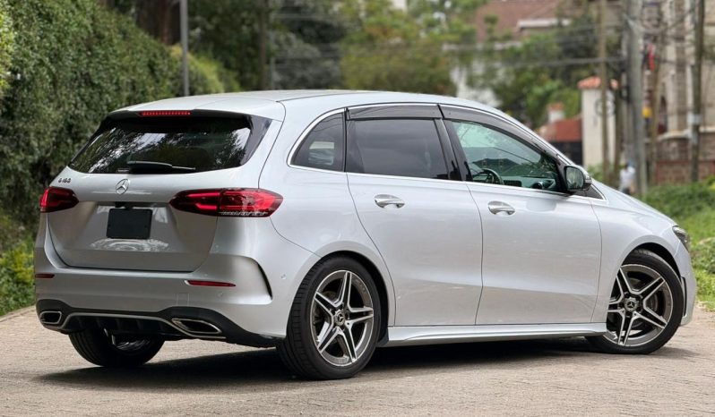 
								Mercedes Benz B180 full									