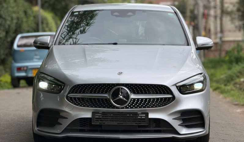 
								Mercedes Benz B180 full									