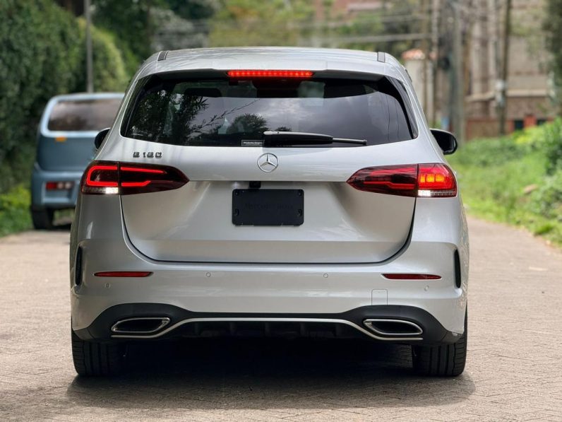 
								Mercedes Benz B180 full									