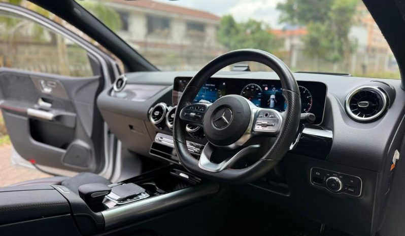 
								Mercedes Benz B180 full									