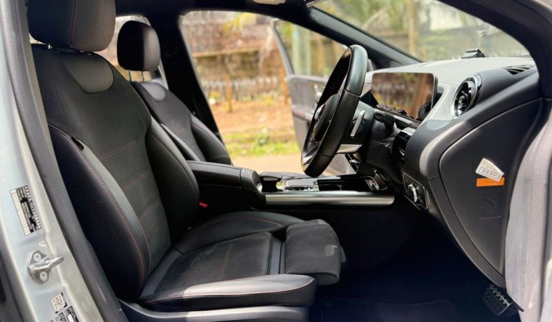 
								Mercedes Benz B180 full									