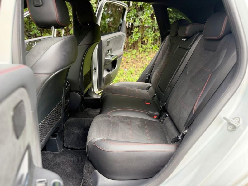
								Mercedes Benz B180 full									