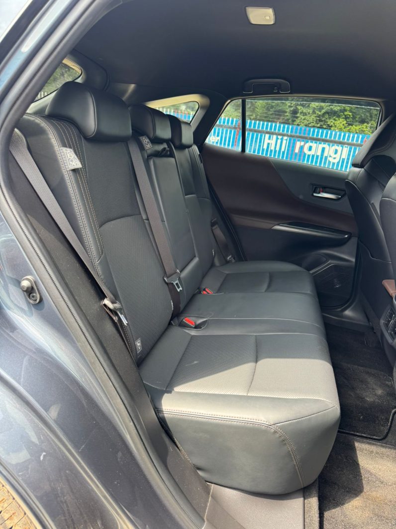 
								Toyota Harrier full									