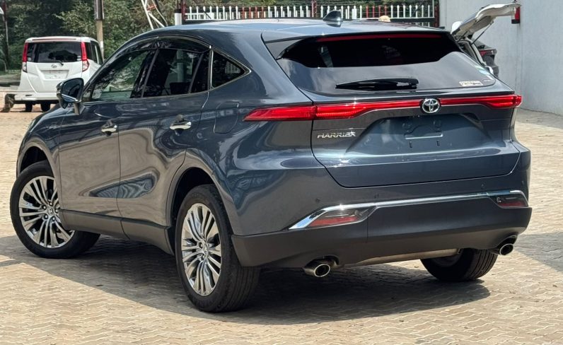 
								Toyota Harrier full									