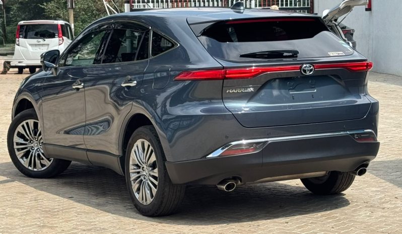 
								Toyota Harrier full									