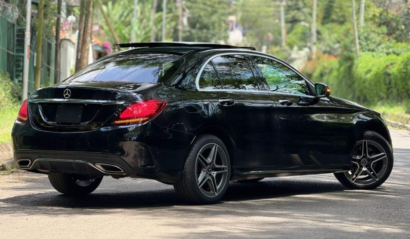 
								Mercedes-Benz C200 full									