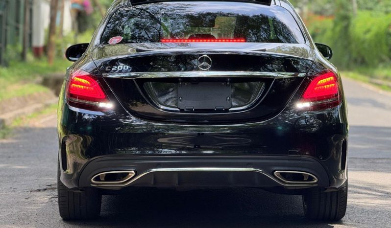 
								Mercedes-Benz C200 full									