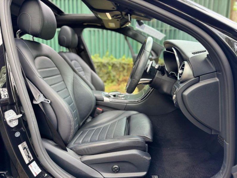 
								Mercedes-Benz C200 full									
