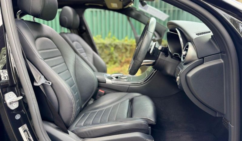 
								Mercedes-Benz C200 full									