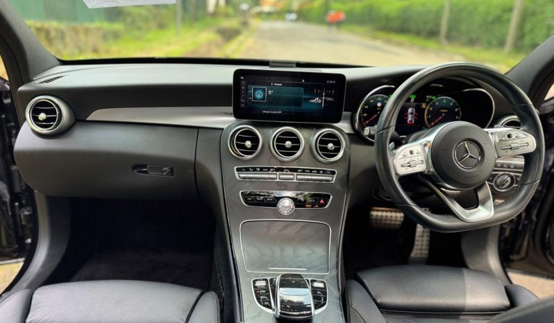 
								Mercedes-Benz C200 full									