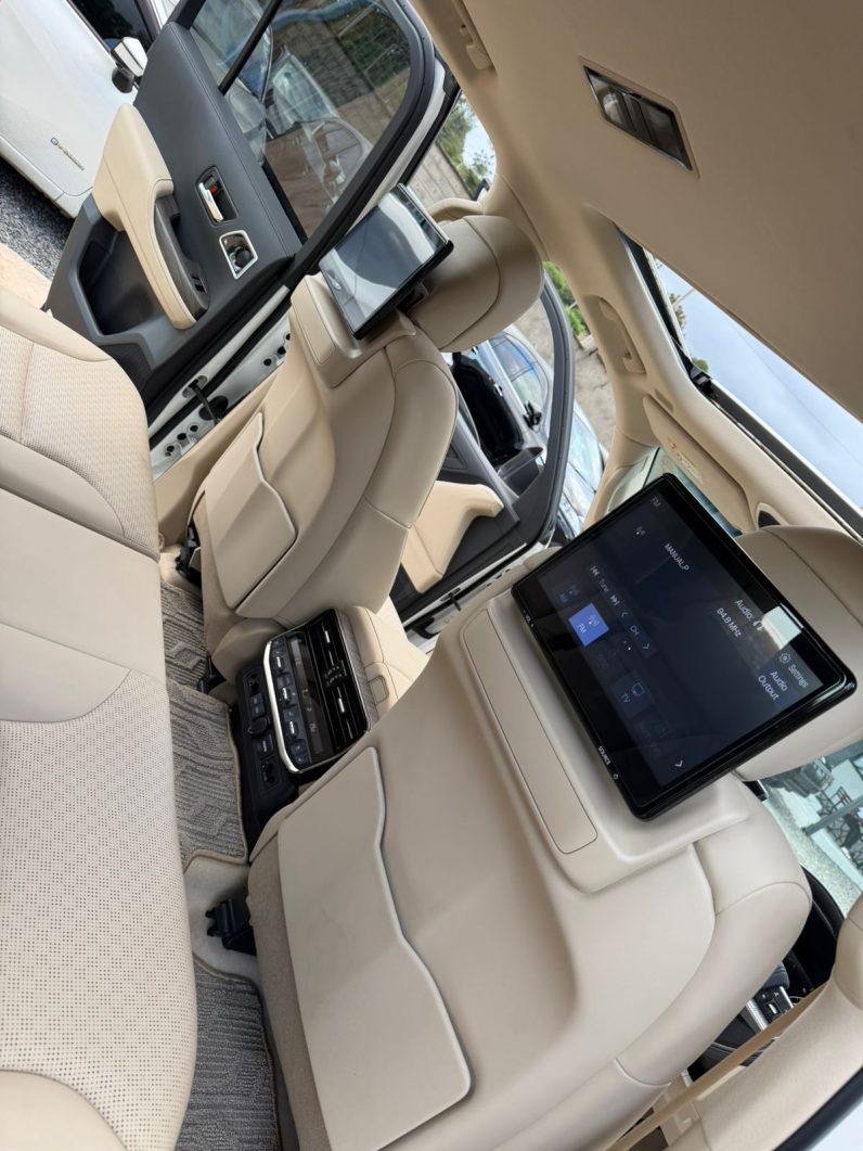 
								Toyota Land Cruiser  LC300 ZX full									