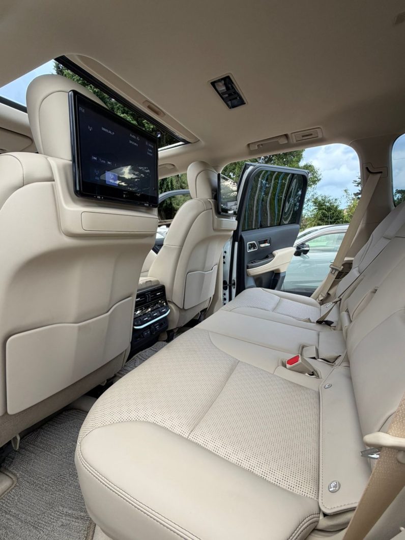 
								Toyota Land Cruiser  LC300 ZX full									