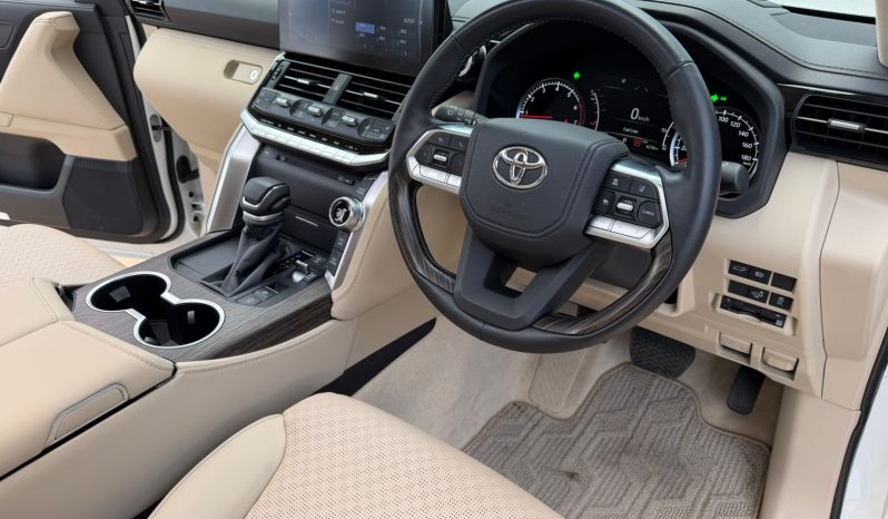 
								Toyota Land Cruiser  LC300 ZX full									
