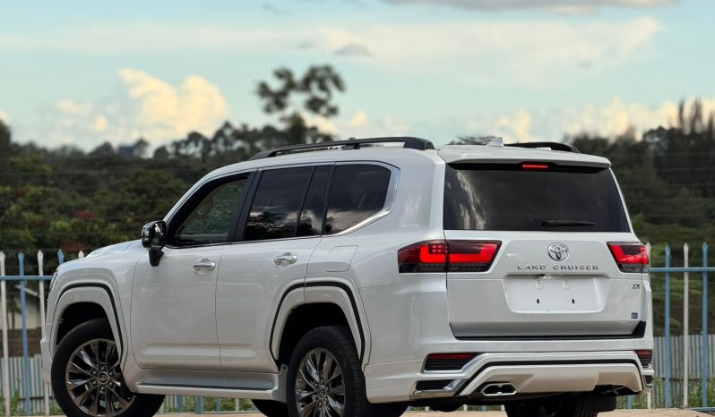 
								Toyota Land Cruiser  LC300 ZX full									