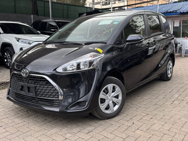 
								Toyota Sienta full									