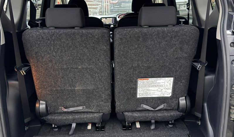 
								Toyota Sienta full									
