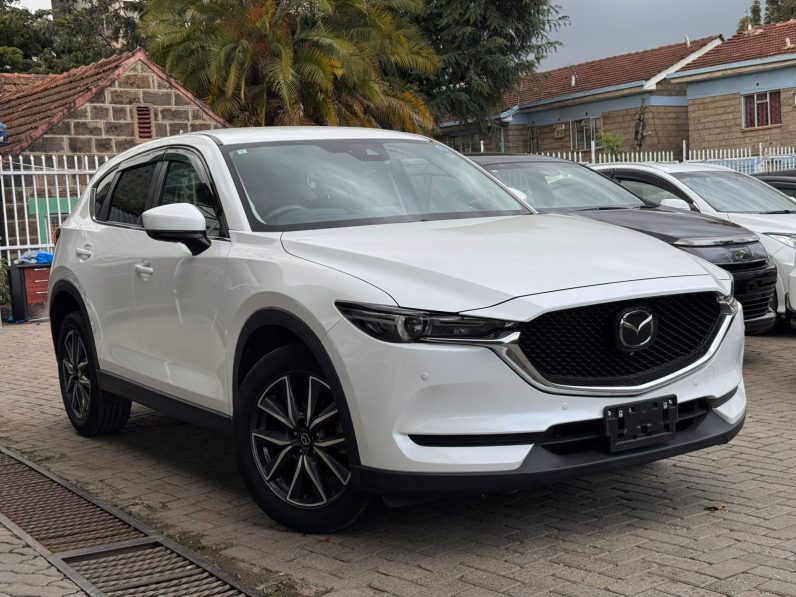 
								Mazda CX-5 full									