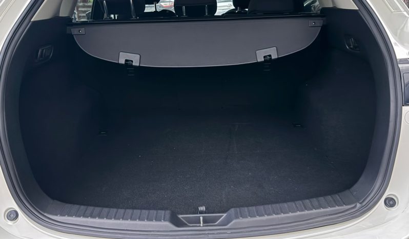 
								Mazda CX-5 full									