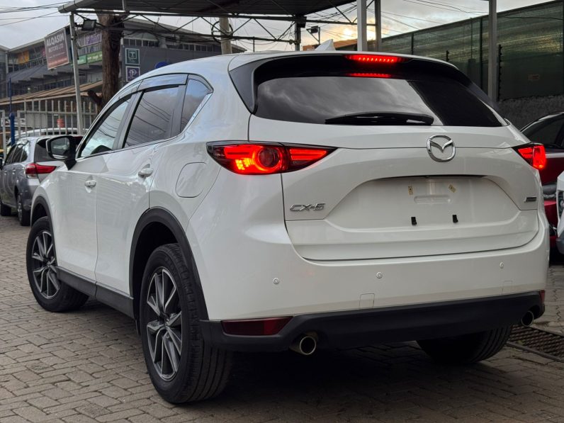 
								Mazda CX-5 full									