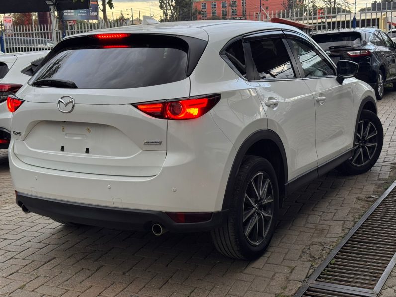 
								Mazda CX-5 full									