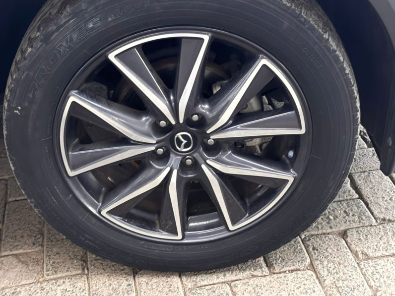 
								Mazda CX-5 full									