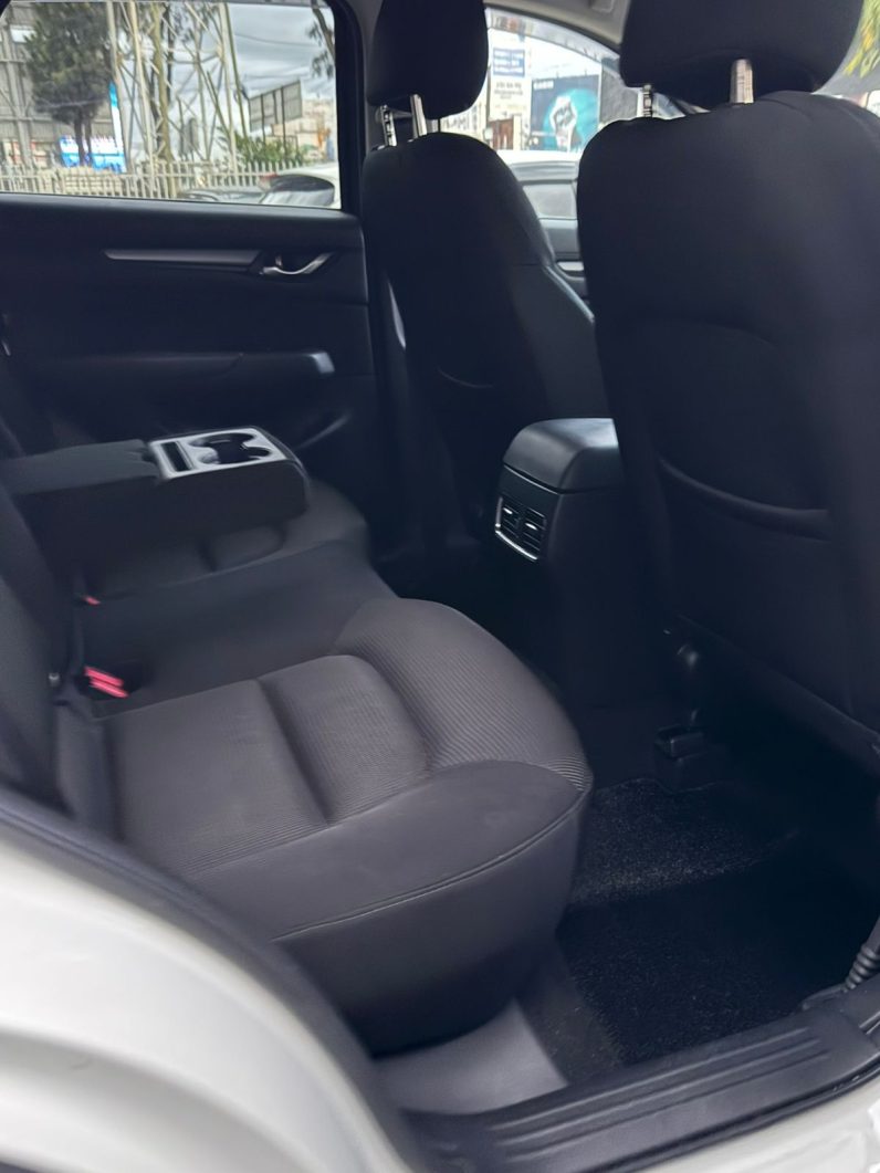 
								Mazda CX-5 full									