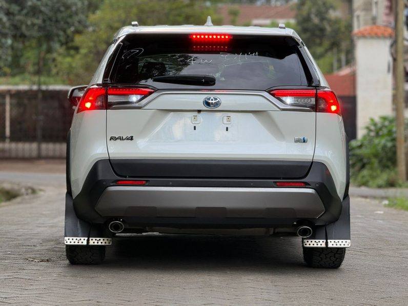 
								Toyota Rav4 G full									