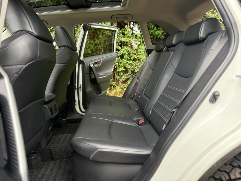 
								Toyota Rav4 G full									