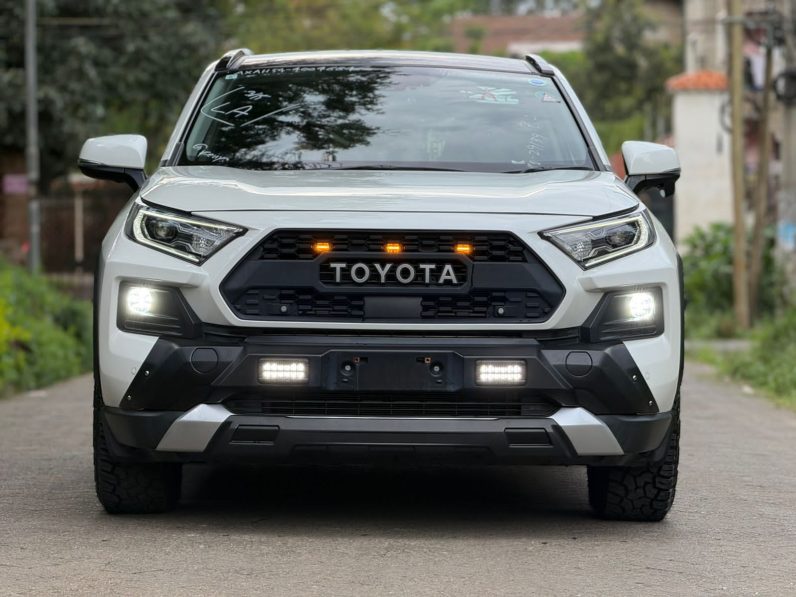 
								Toyota Rav4 G full									