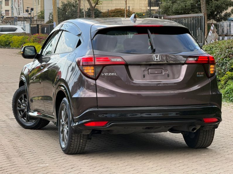 
								Honda Vezel RS full									