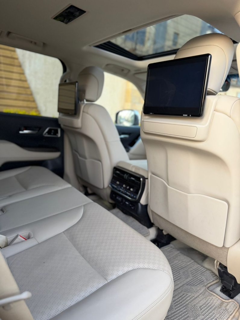 
								Toyota Land Cruiser LC300 full									