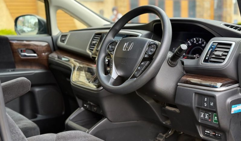 
								Honda Odyssey full									