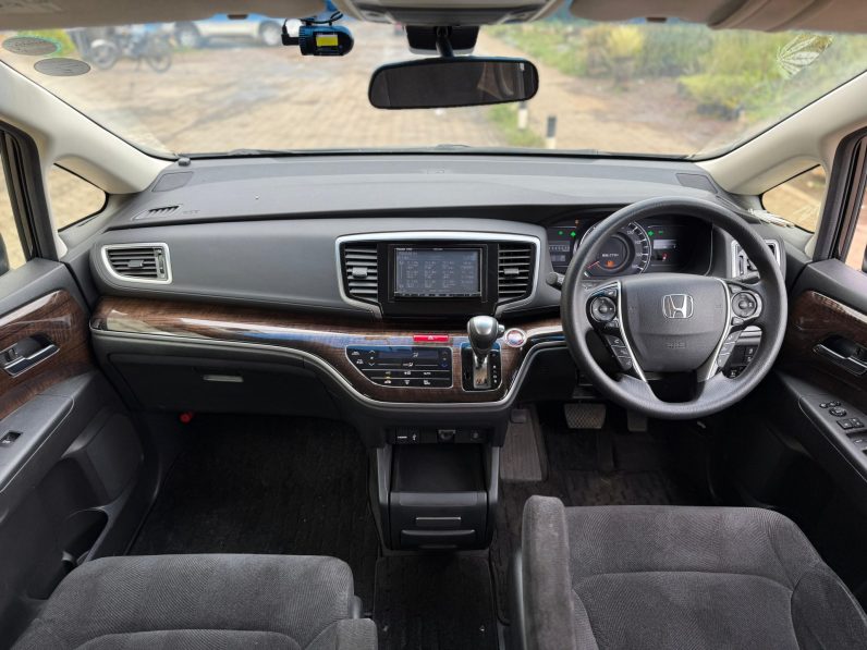 
								Honda Odyssey full									