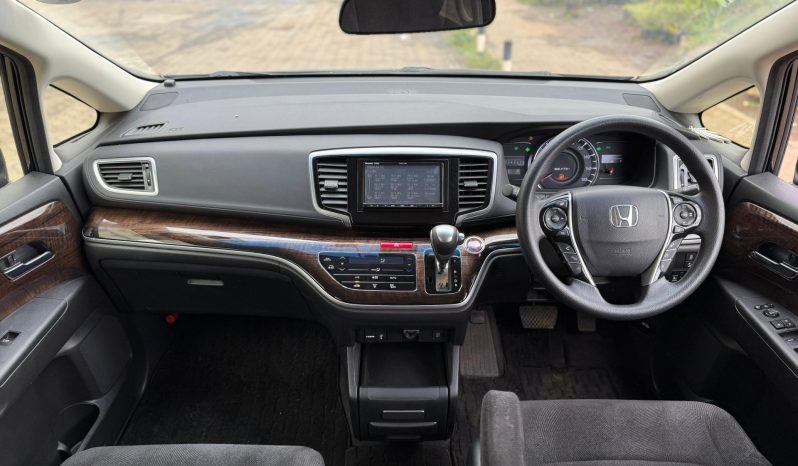 
								Honda Odyssey full									