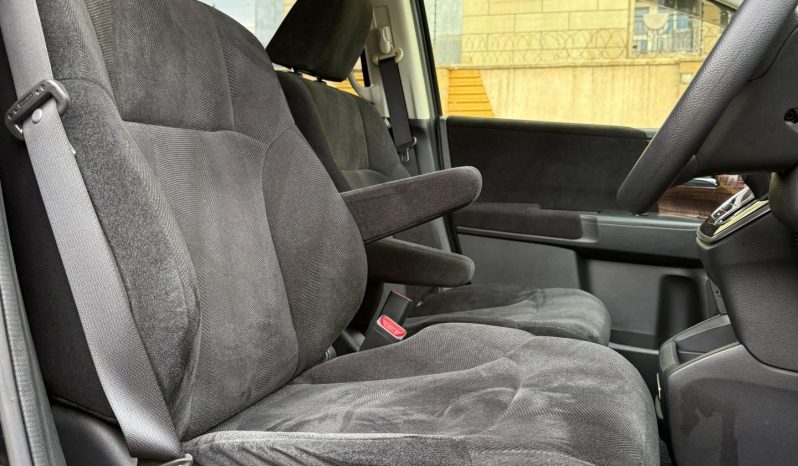 
								Honda Odyssey full									