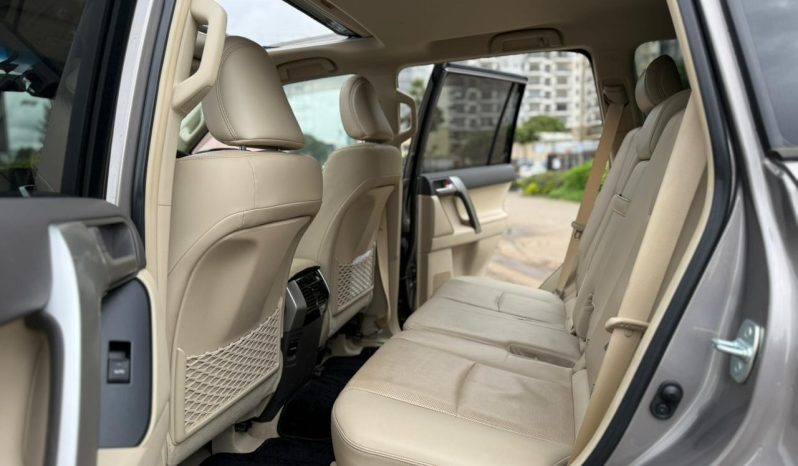 
								Toyota Land Cruiser Prado TXL full									